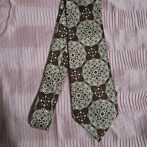 Brown and Cream Patterned Tie